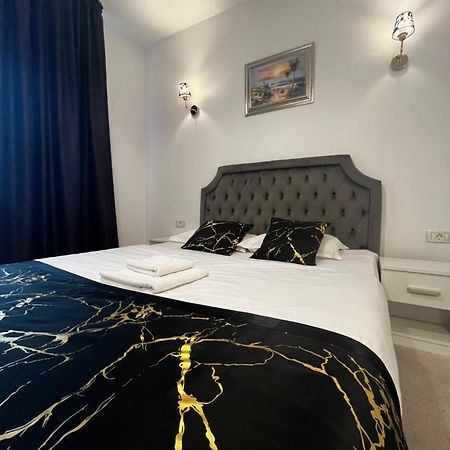 Cochet Boutique Hotel Targu Jiu Bagian luar foto
