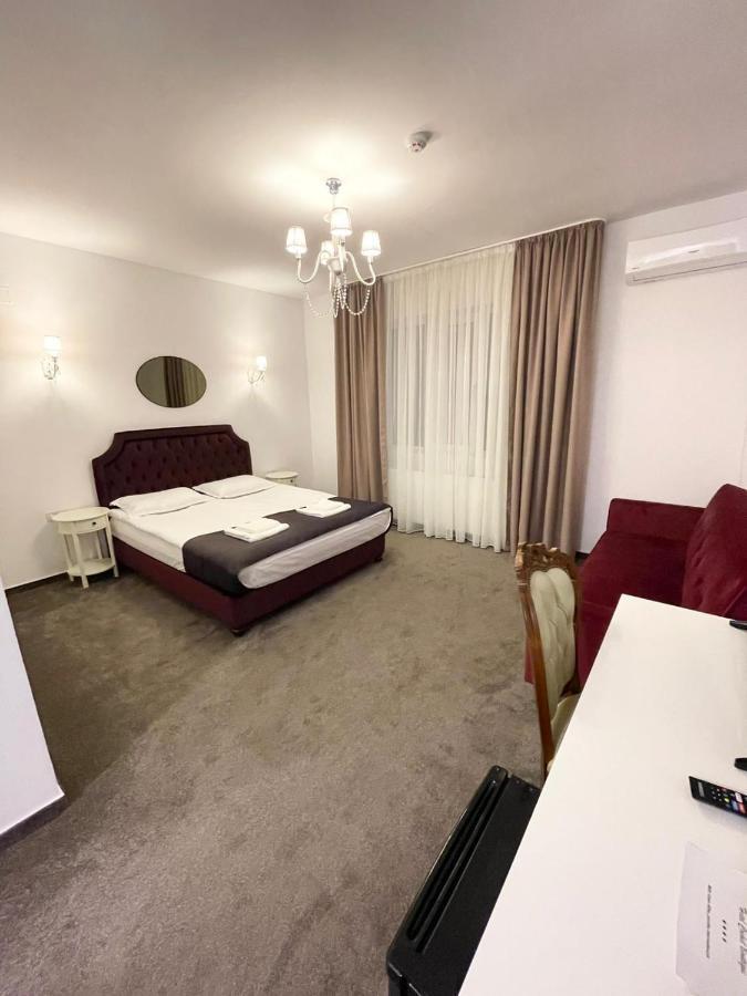 Cochet Boutique Hotel Targu Jiu Bagian luar foto