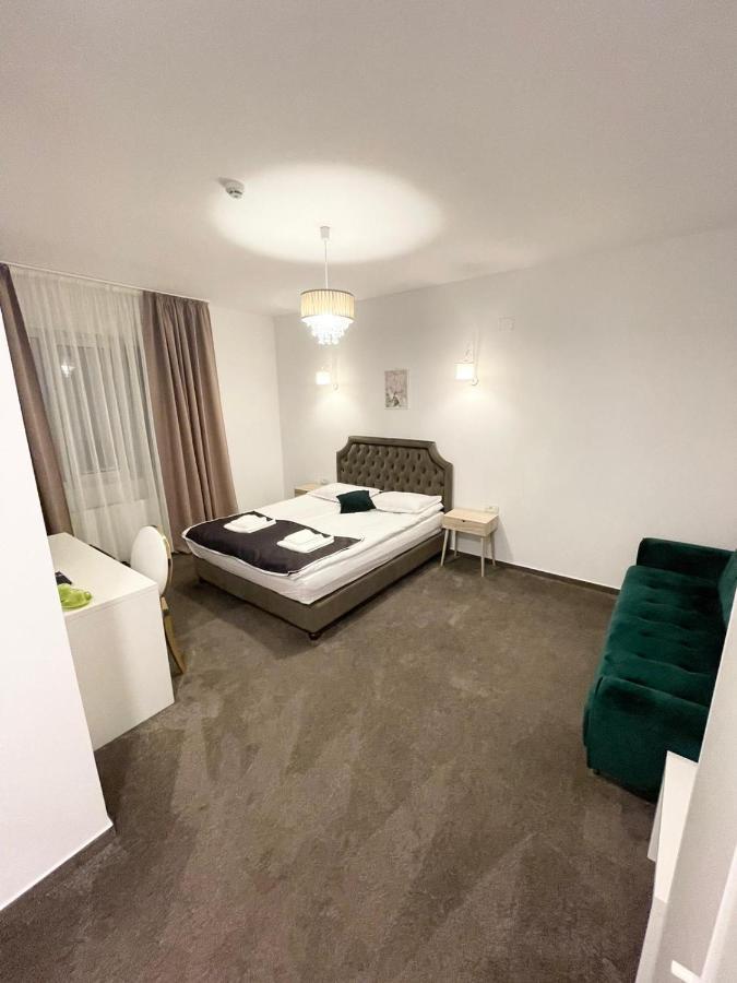 Cochet Boutique Hotel Targu Jiu Bagian luar foto