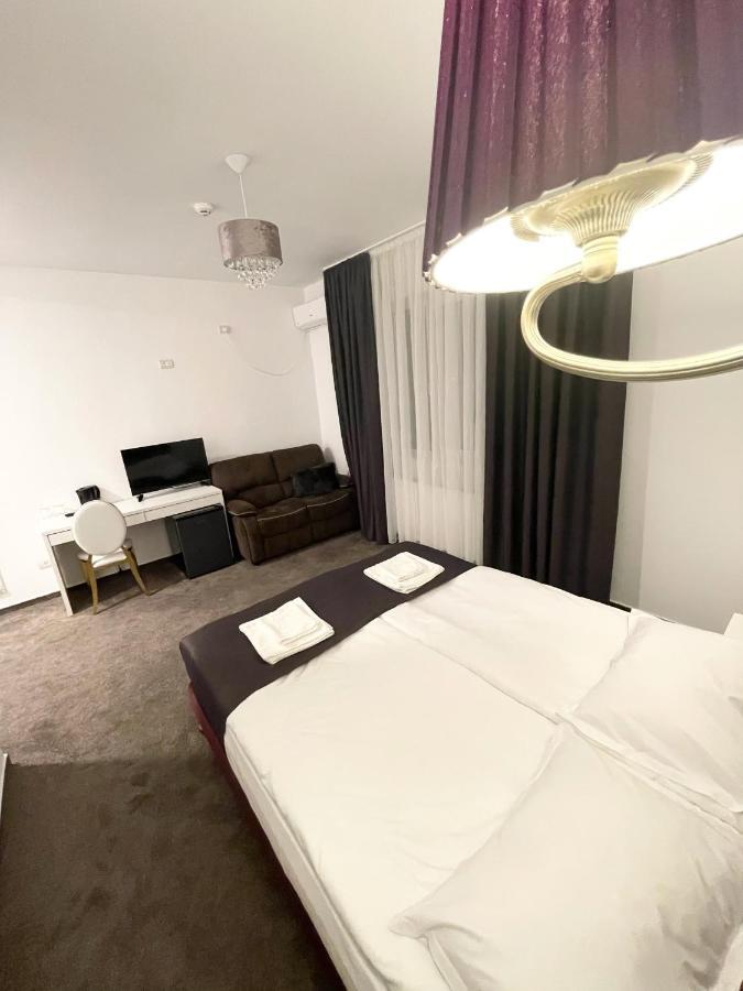 Cochet Boutique Hotel Targu Jiu Bagian luar foto