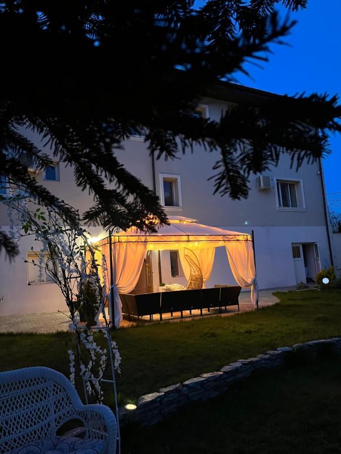 Cochet Boutique Hotel Targu Jiu Bagian luar foto