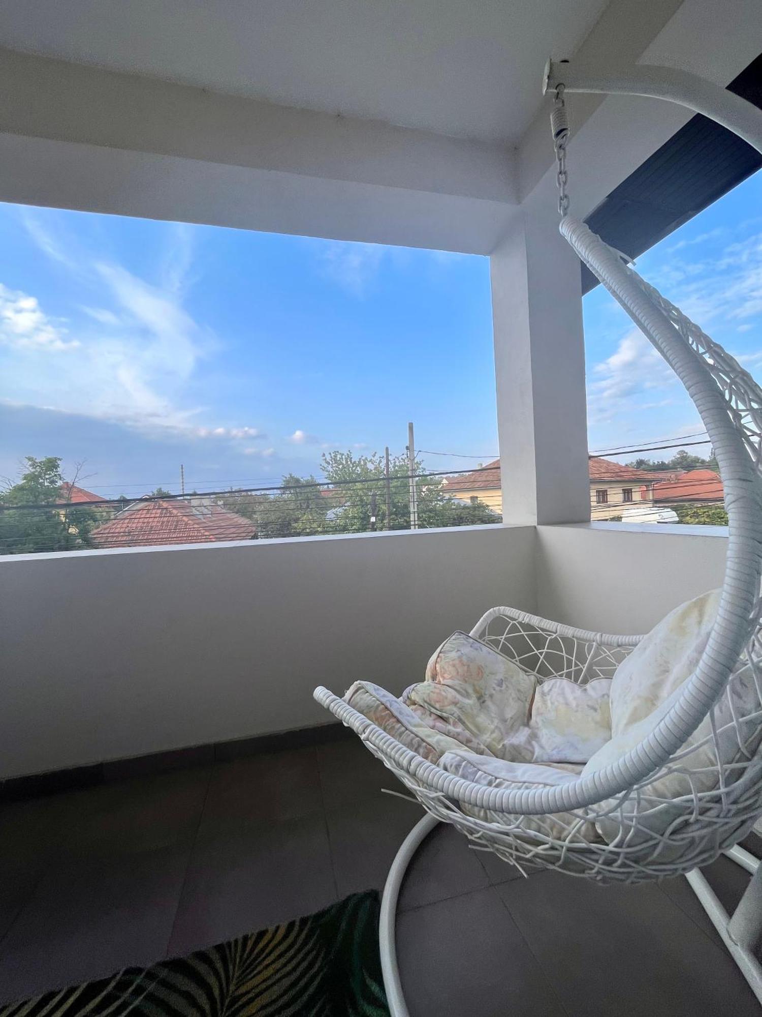 Cochet Boutique Hotel Targu Jiu Bagian luar foto