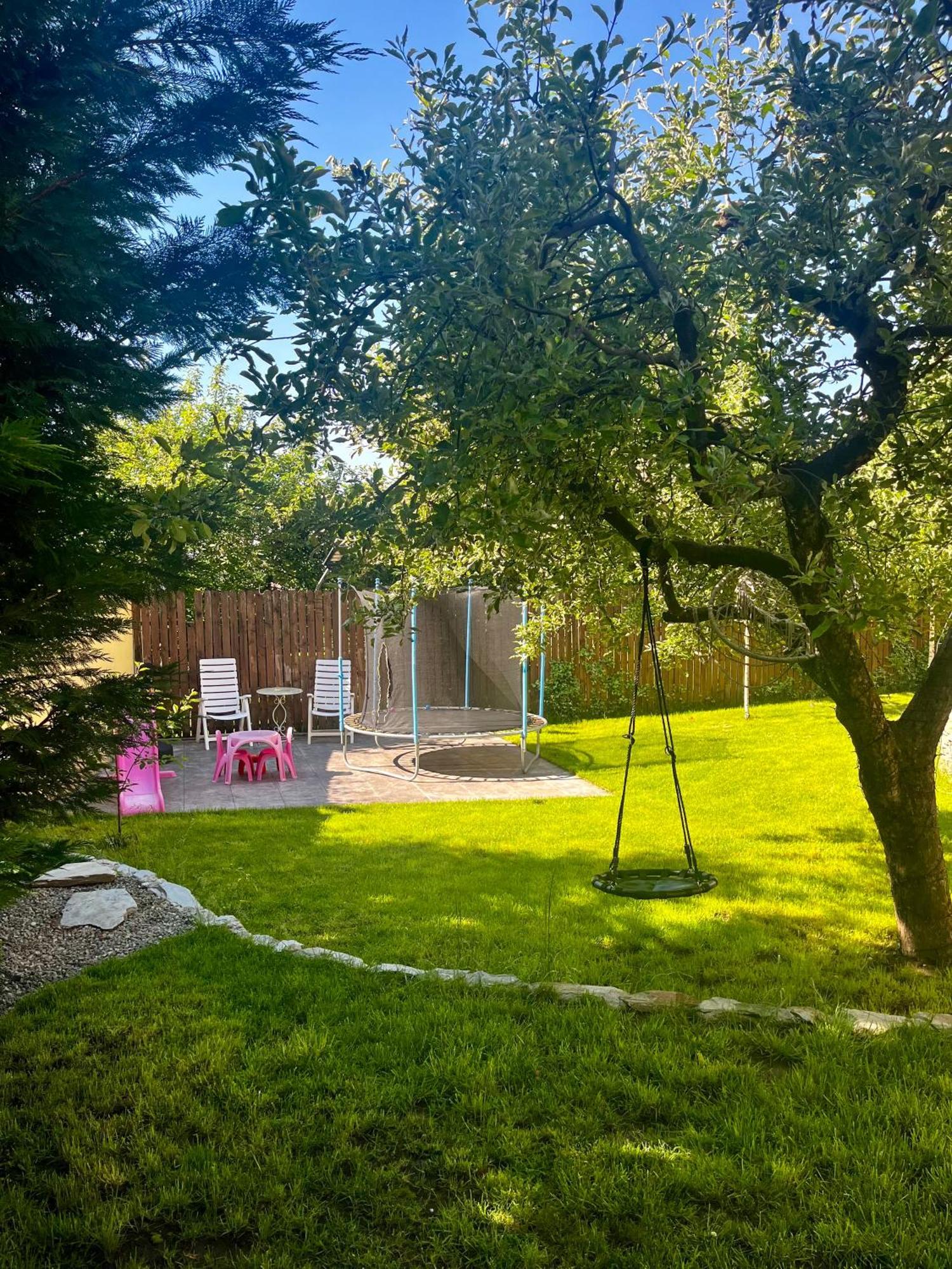 Cochet Boutique Hotel Targu Jiu Bagian luar foto