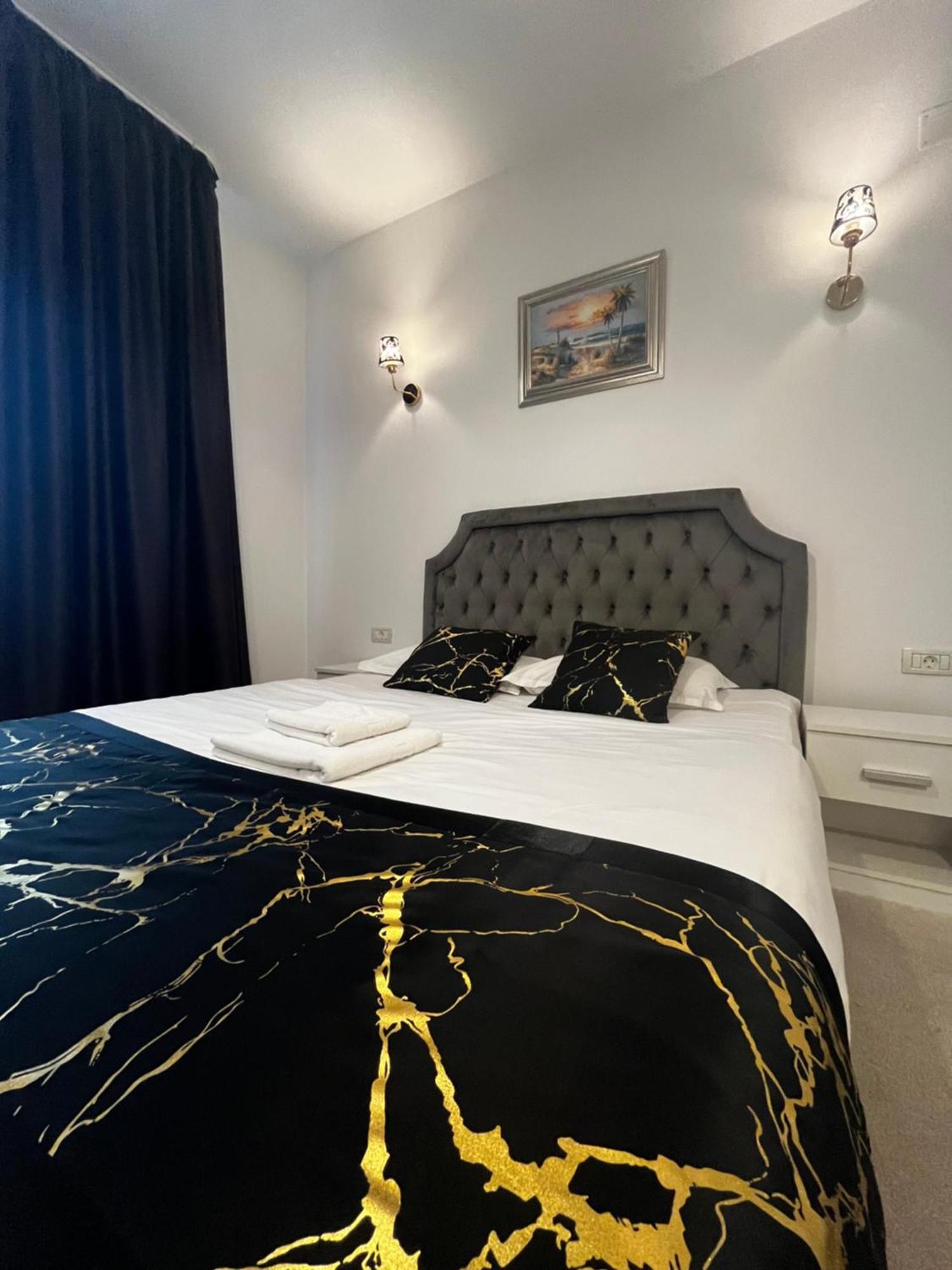 Cochet Boutique Hotel Targu Jiu Bagian luar foto
