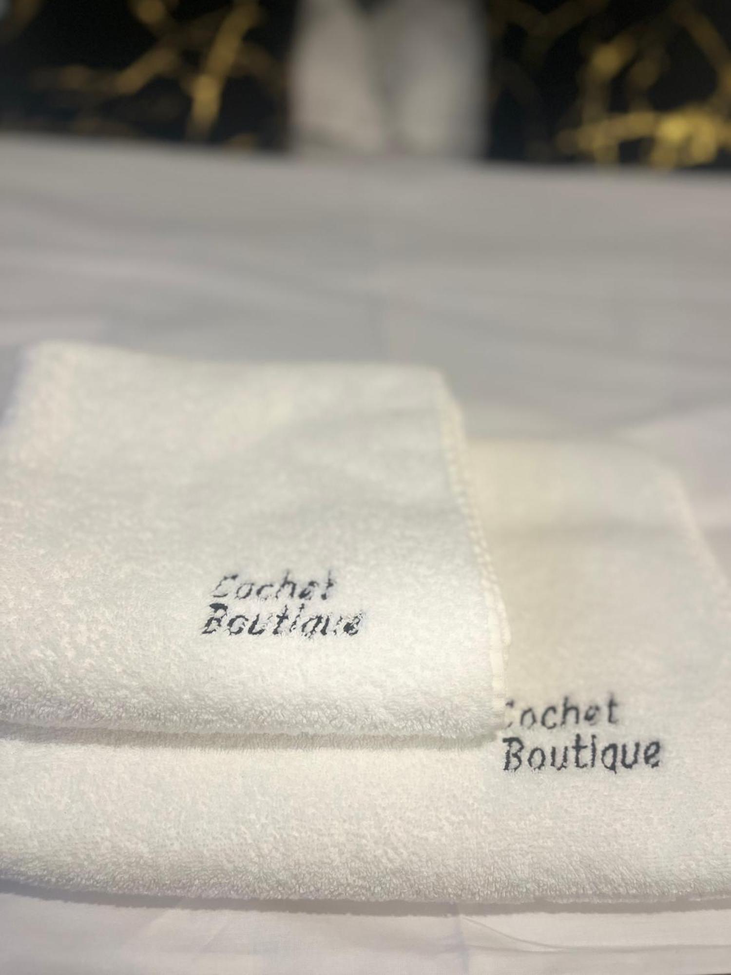 Cochet Boutique Hotel Targu Jiu Bagian luar foto